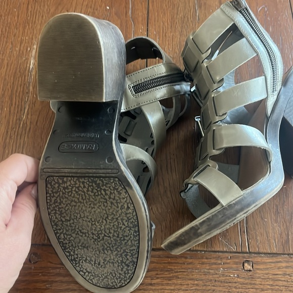 Gladiator sandals - Picture 3 of 3